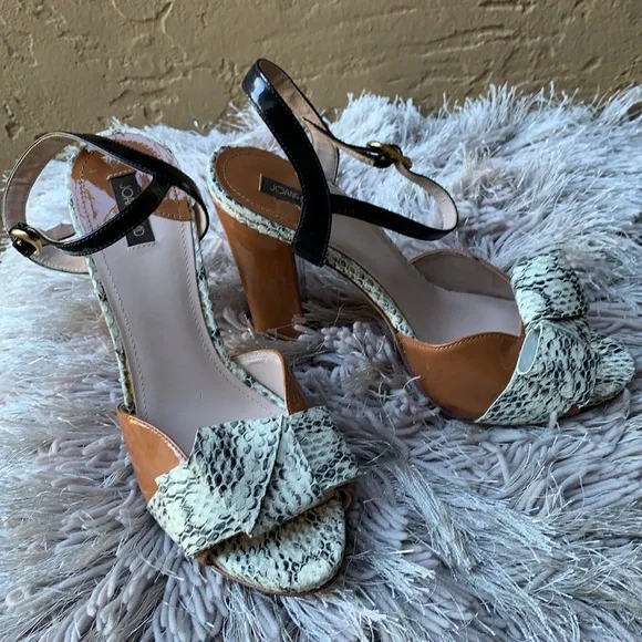 🎉HOST PICK🎉 Joan & David Snakeprint/Patent Leather Block Heels - Picture 3 of 8